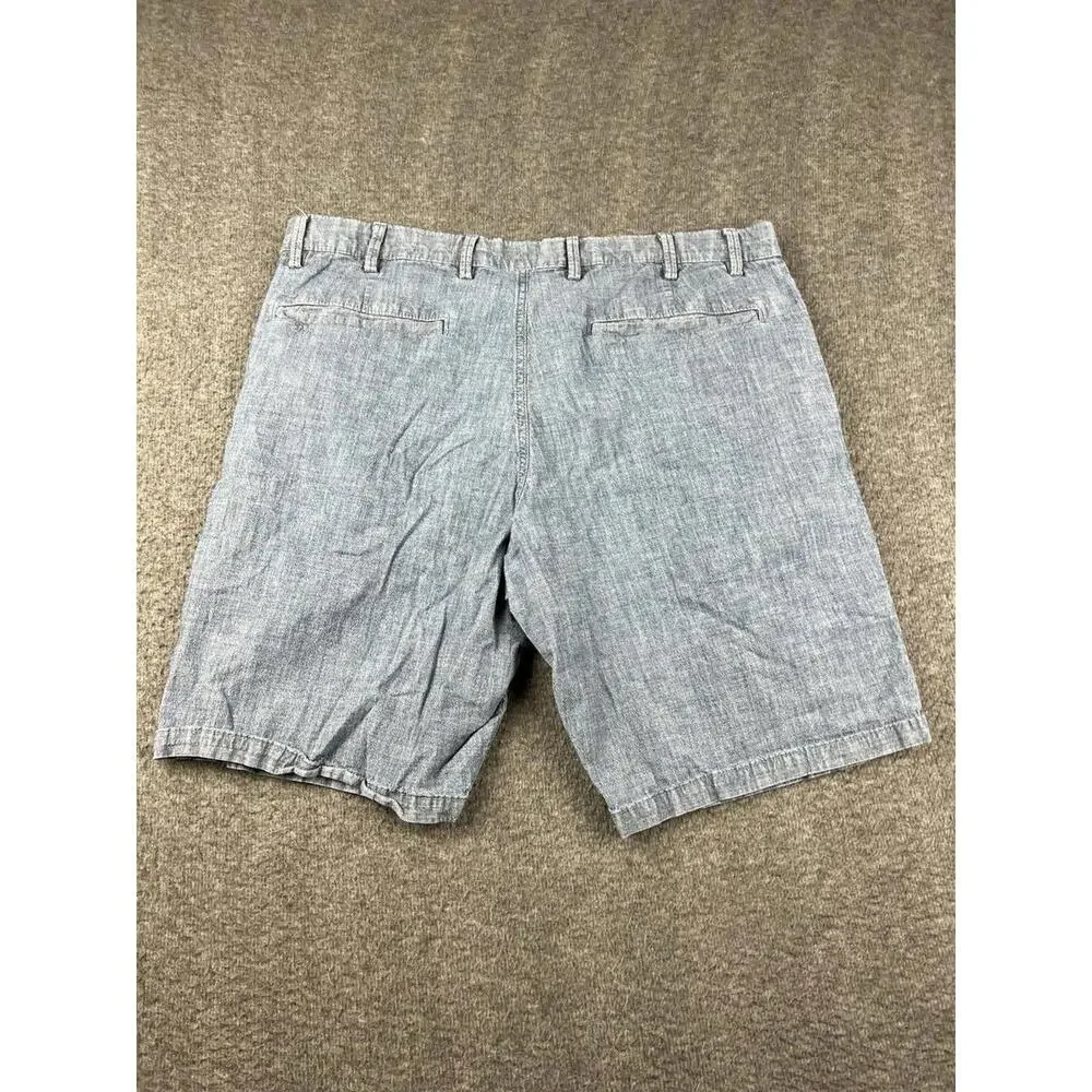 GAP Men's Essential Khaki 10
